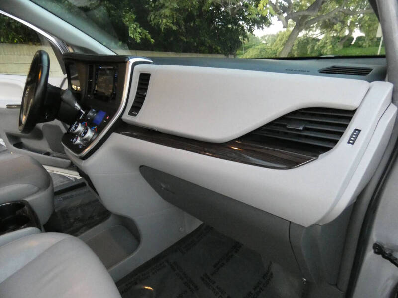 2015 Toyota Sienna