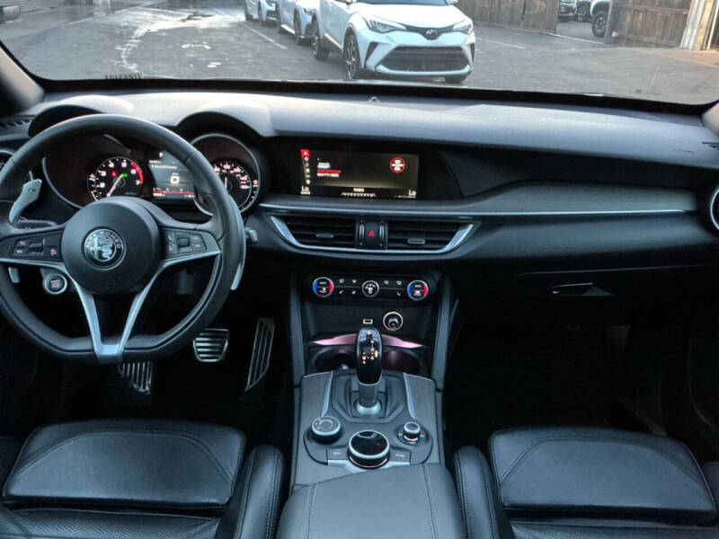 2018 Alfa Romeo Stelvio Ti Sport