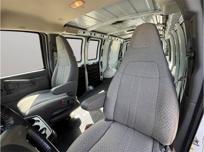 2017 Chevrolet Express 2500