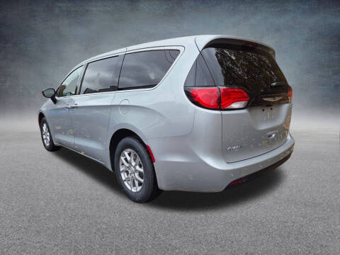 2026 Chrysler Voyager LX