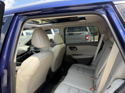 2023 Nissan Rogue SL