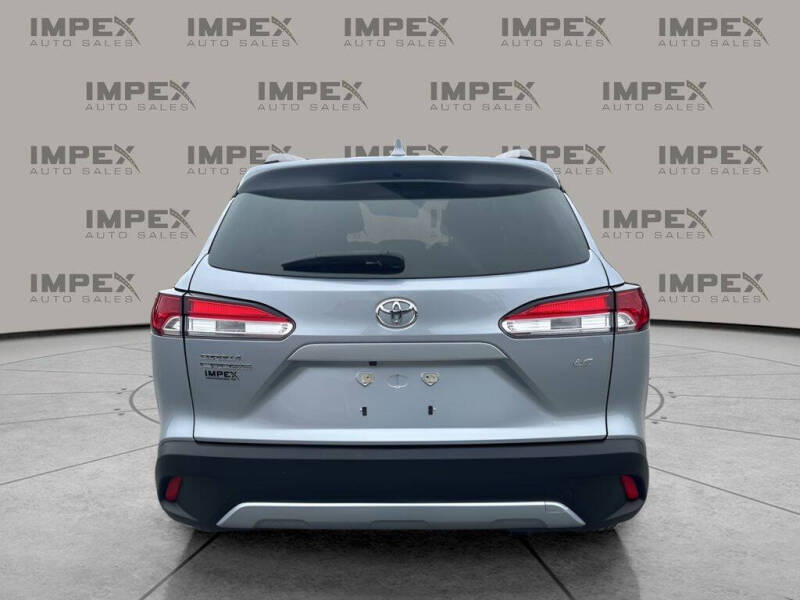 2024 Toyota Corolla Cross LE