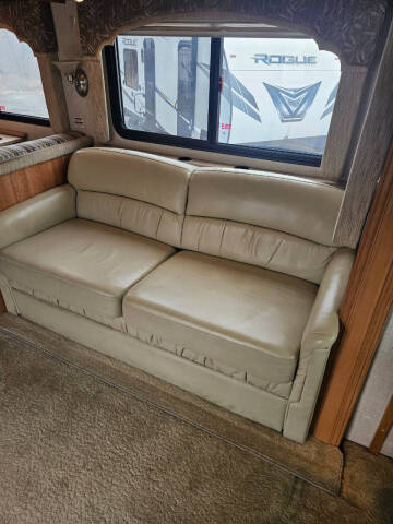 2008 Fleetwood RV Bounder 35E