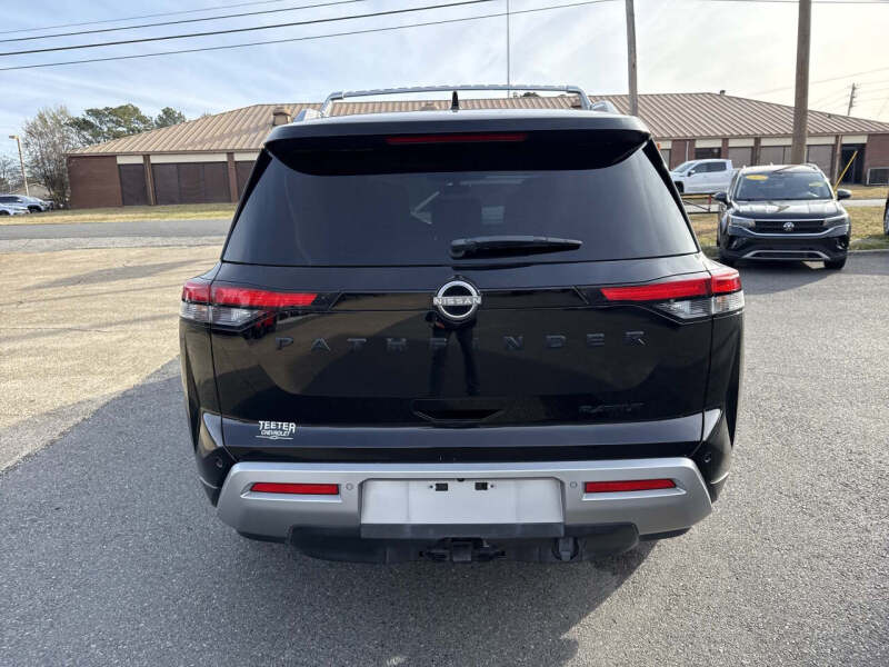2023 Nissan Pathfinder Platinum