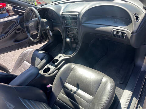 2002 Ford Mustang GT Deluxe