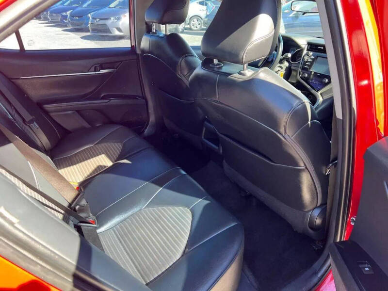 2020 Toyota Camry SE