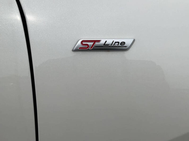 2025 Ford Escape ST-Line Select