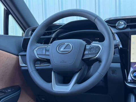 2023 Lexus RZ 450e Luxury