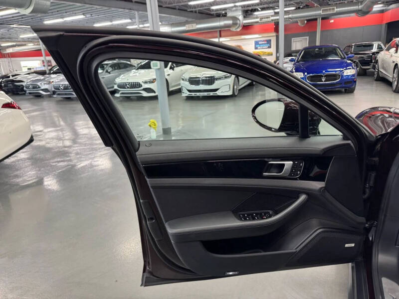 2022 Porsche Panamera