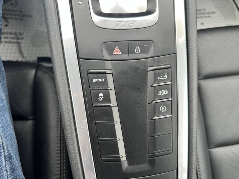 2019 Porsche 718 Cayman