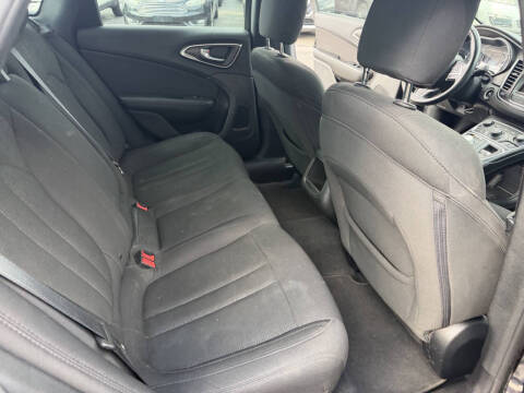 2016 Chrysler 200 Limited
