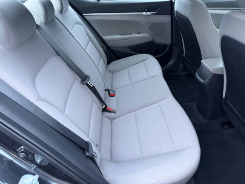 2020 Hyundai Elantra SE