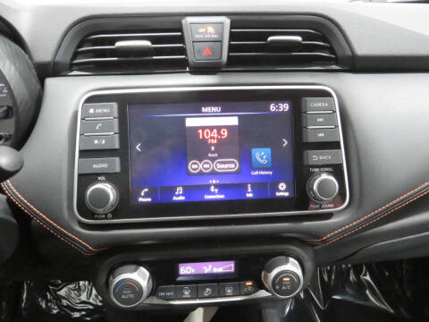 2022 Nissan Versa SR