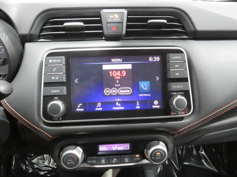 2022 Nissan Versa SR