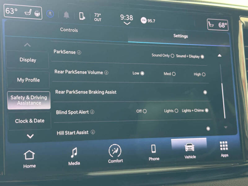2023 Chrysler Pacifica Touring L