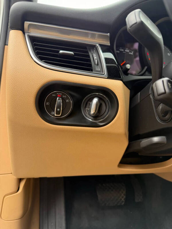 2017 Porsche Macan S