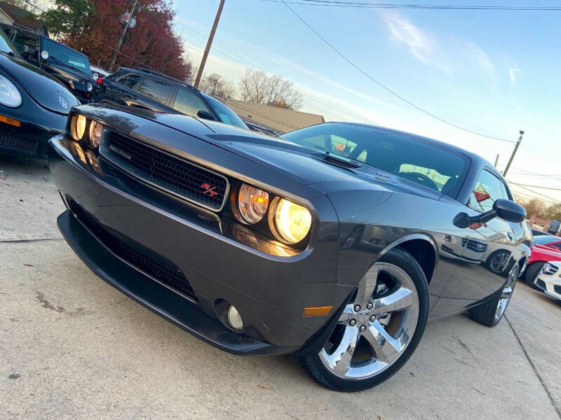 2013 Dodge Challenger R/T photo 3