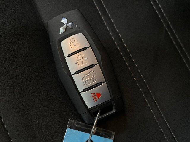 2025 Mitsubishi Outlander PHEV SE