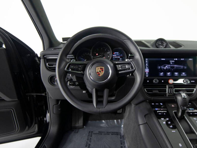2025 Porsche Macan