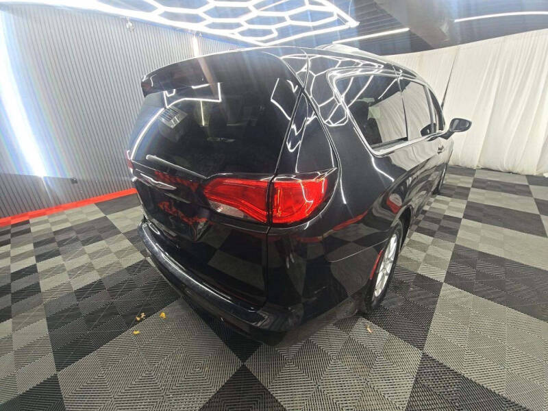 2020 Chrysler Voyager LXi