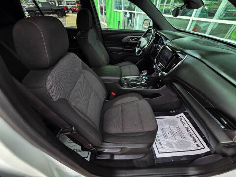 2022 Chevrolet Traverse LT Cloth