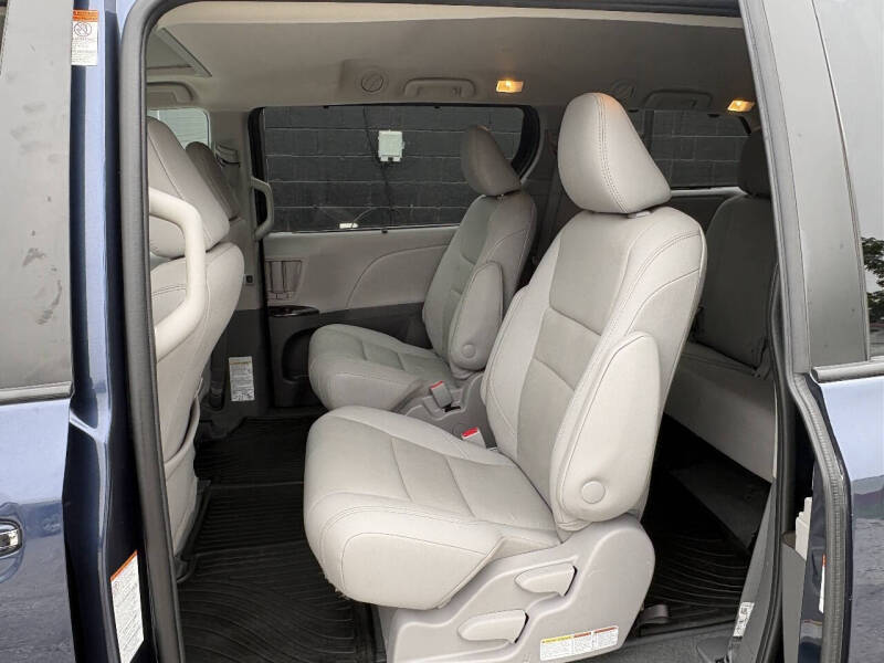 2020 Toyota Sienna XLE 7-Passenger