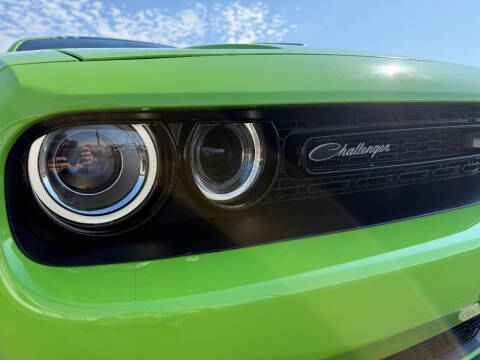 2015 Dodge Challenger R/T Shaker