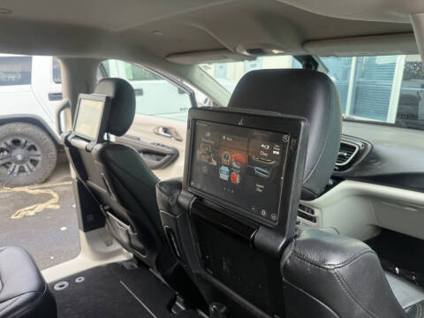 2020 Chrysler Pacifica Touring L Plus
