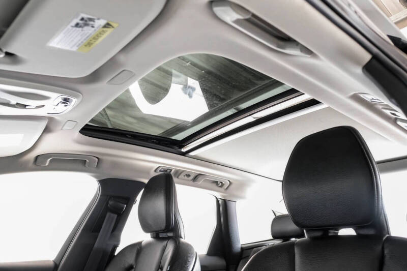 2021 Volvo XC60 T5 Momentum