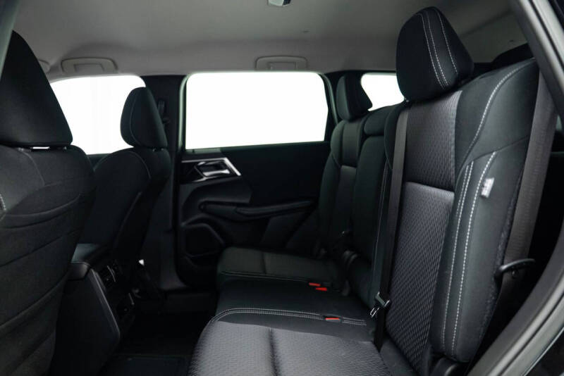2026 Mitsubishi Outlander ES