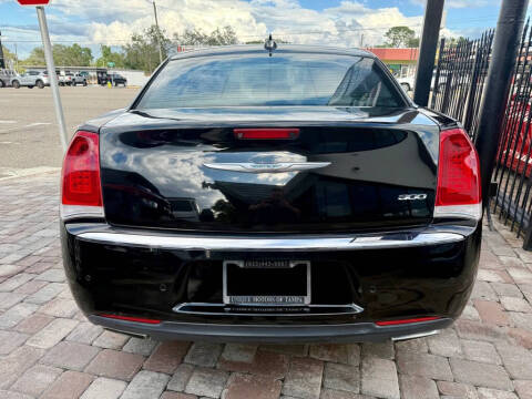 2015 Chrysler 300 Limited