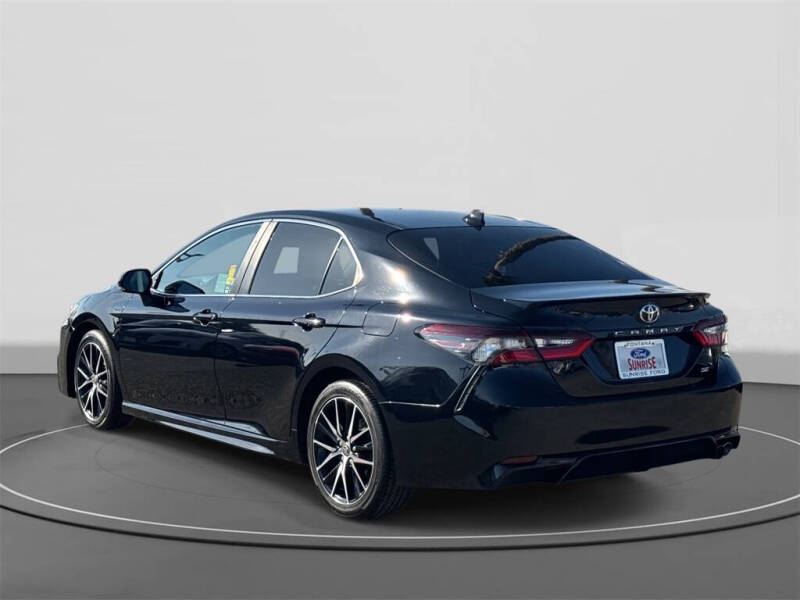 2022 Toyota Camry SE