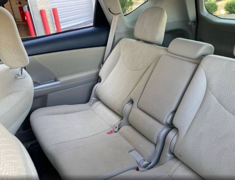 2013 Toyota Prius v Five