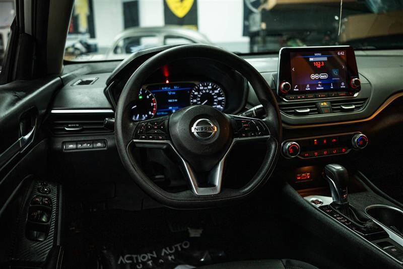 2022 Nissan Altima 2.5 SV