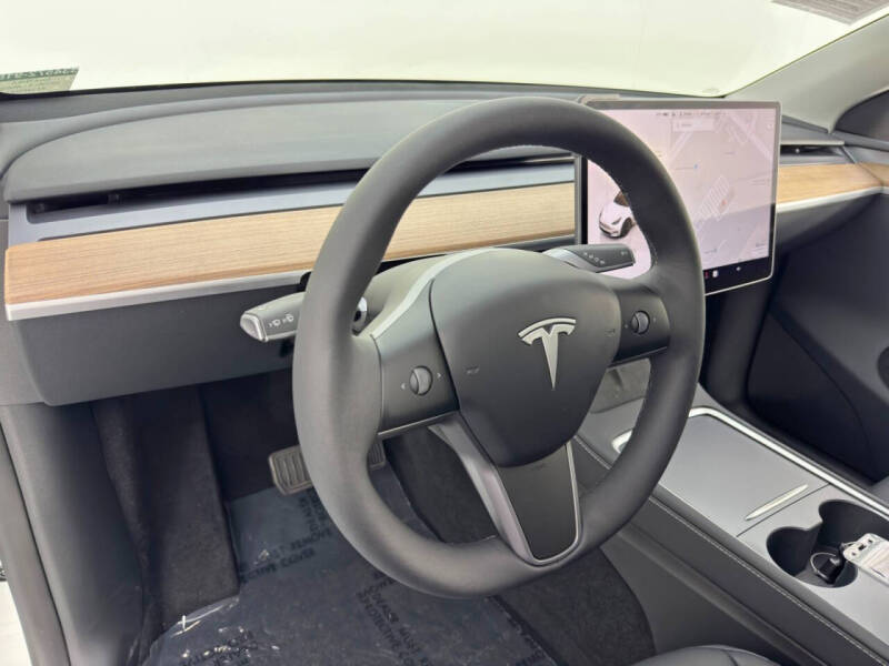 2024 Tesla Model Y Long Range