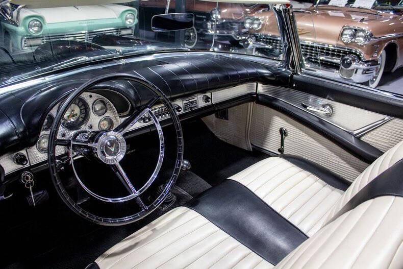 1957 Ford Thunderbird