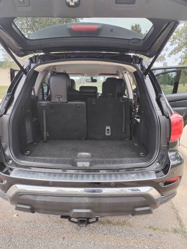 2017 Nissan Pathfinder SL
