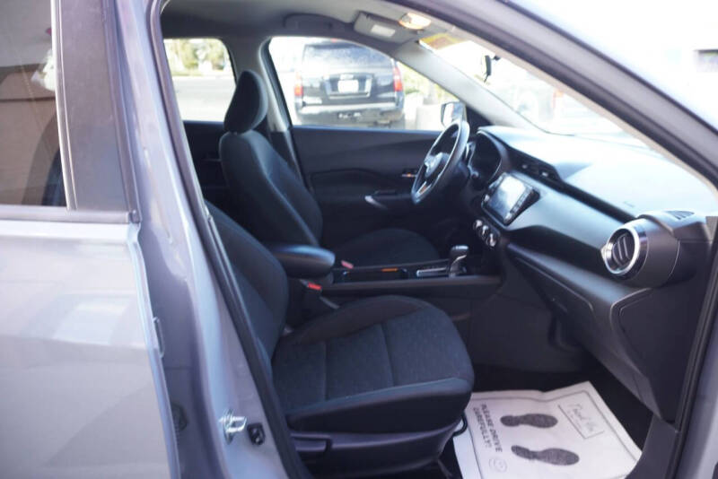 2023 Nissan Kicks SV