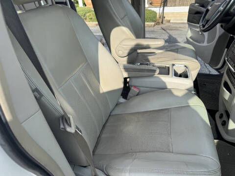 2011 Chrysler Town and Country Touring-L