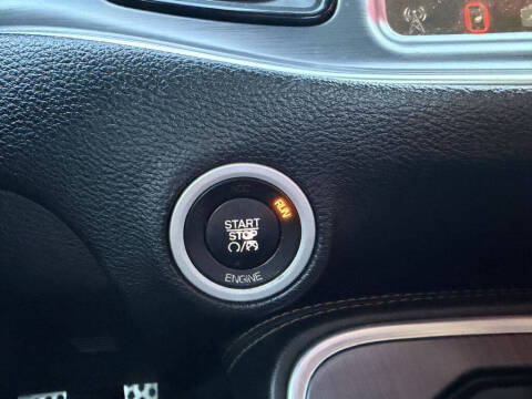 2016 Dodge Challenger R/T Shaker