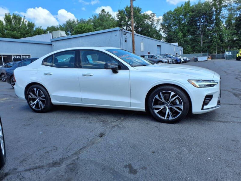 2025 Volvo S60 B5 Core