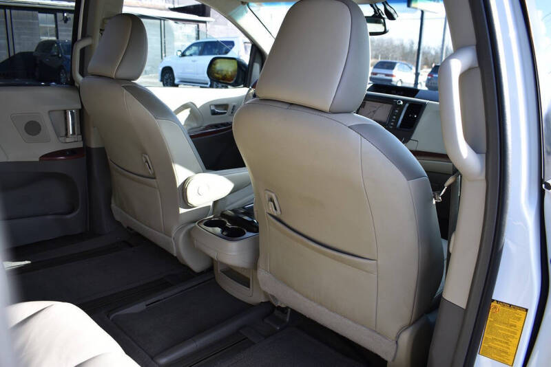 2013 Toyota Sienna Limited 7-Passenger