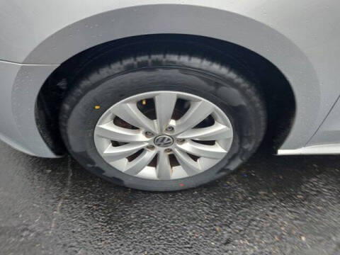 2015 Volkswagen Passat 1.8T Wolfsburg Edition