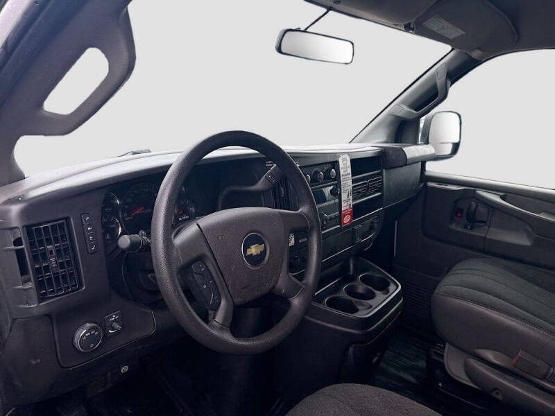 2025 Chevrolet Express 2500