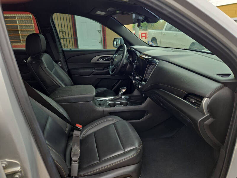 2022 Chevrolet Traverse LT Leather