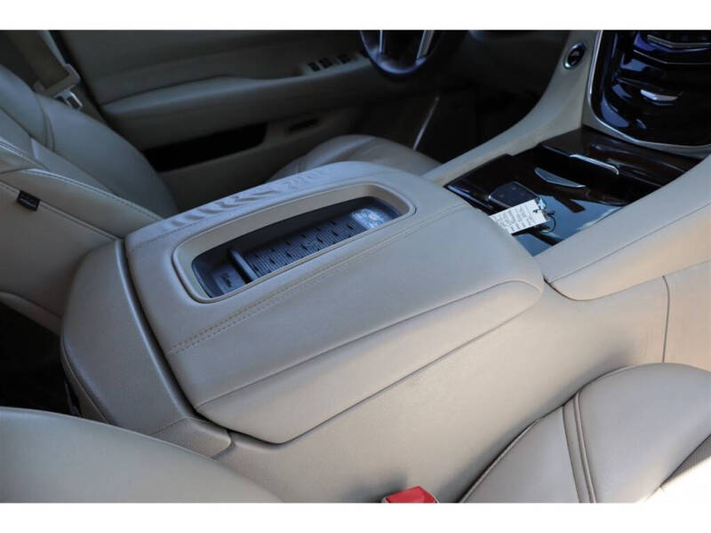 2017 Cadillac Escalade Luxury