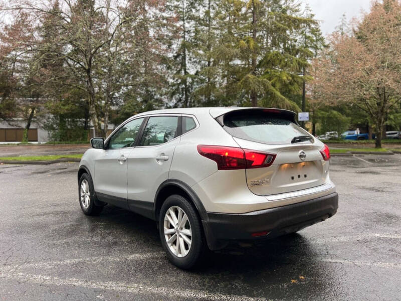 2017 Nissan Rogue Sport SV