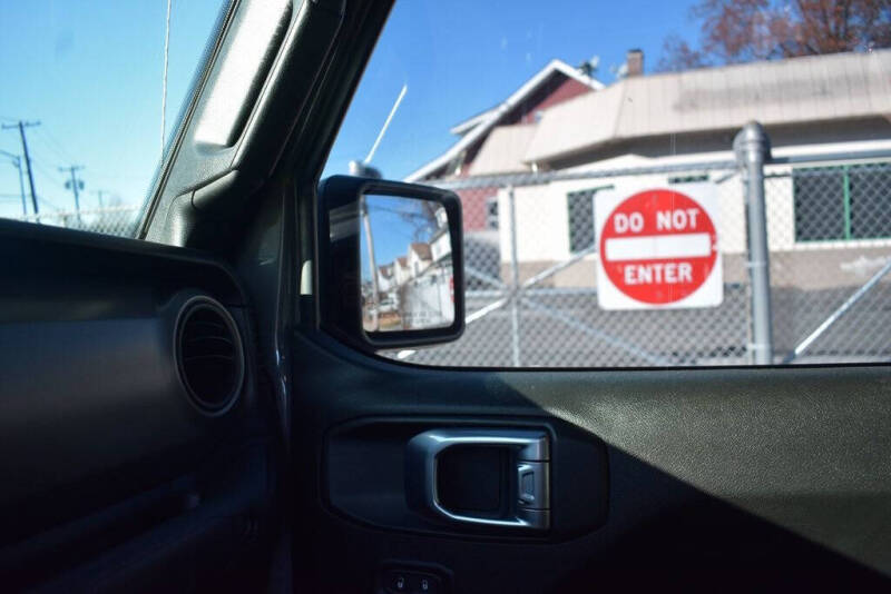 2022 Jeep Gladiator Willys