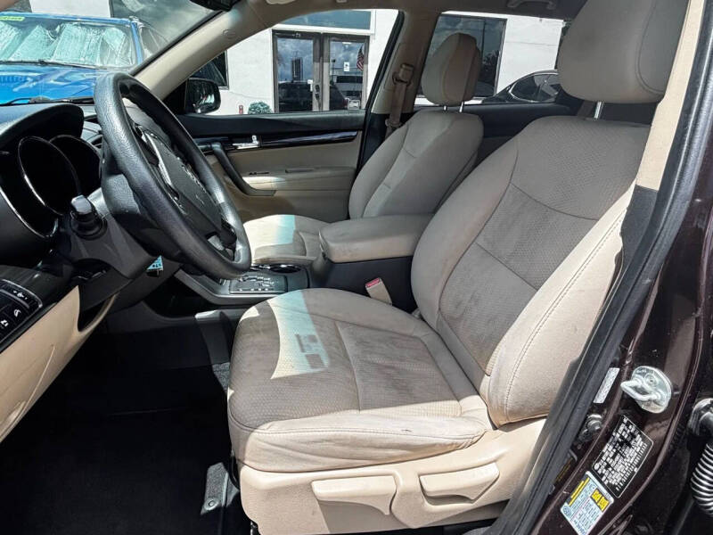 2011 Kia Sorento LX