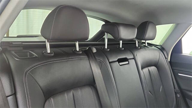 2022 Audi e-tron quattro Premium Plus